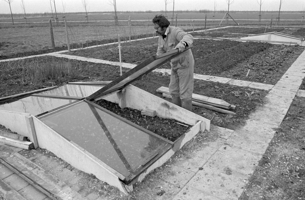 Museumwoning Huis van Haven, Almere, retro koken en groentetuinen, foto: Gert Schutte uit Collectie Stadsarchief Almere